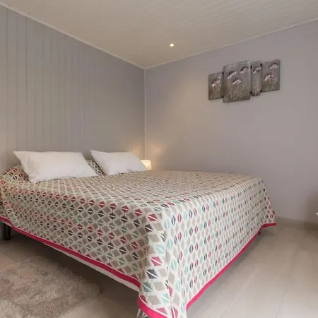 Renove Pres De La Avec Jardin Clos, Cheminee, Wifi Et Equipements Bebe Inclus. - Fr-1-306-879 Holiday home *