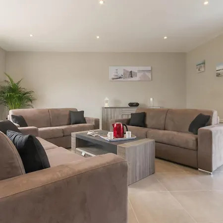 Renove Pres De La Avec Jardin Clos, Cheminee, Wifi Et Equipements Bebe Inclus. - Fr-1-306-879 *