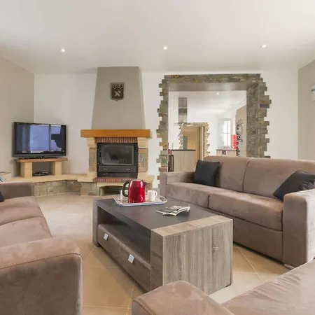 Renove Pres De La Avec Jardin Clos, Cheminee, Wifi Et Equipements Bebe Inclus. - Fr-1-306-879