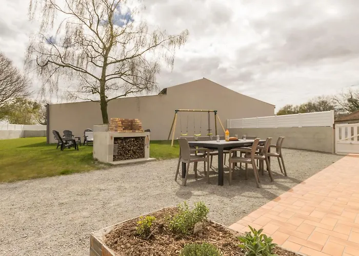 Renove Pres De La Avec Jardin Clos, Cheminee, Wifi Et Equipements Bebe Inclus. - Fr-1-306-879 * Saint-Hilaire-de-Chaleons